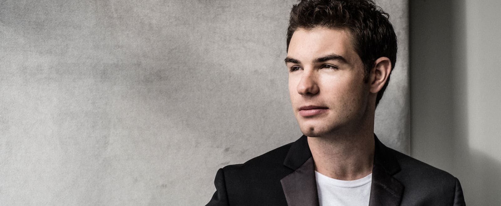 Petersen_1600x660