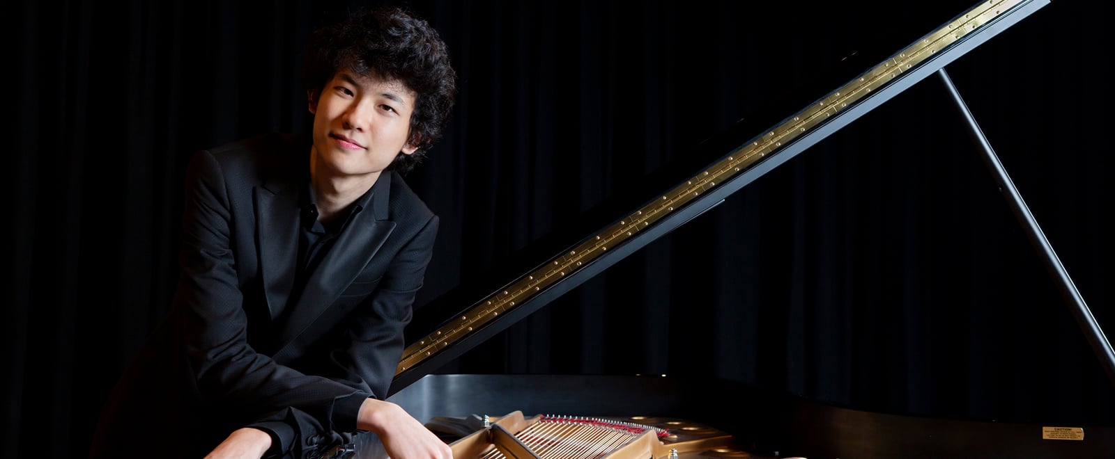 Yun_1600x660b