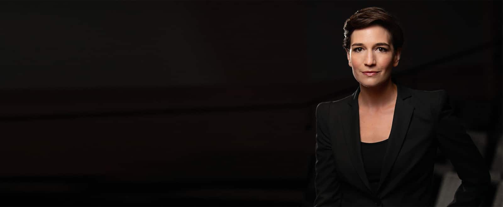 Lindsey_1600x660b