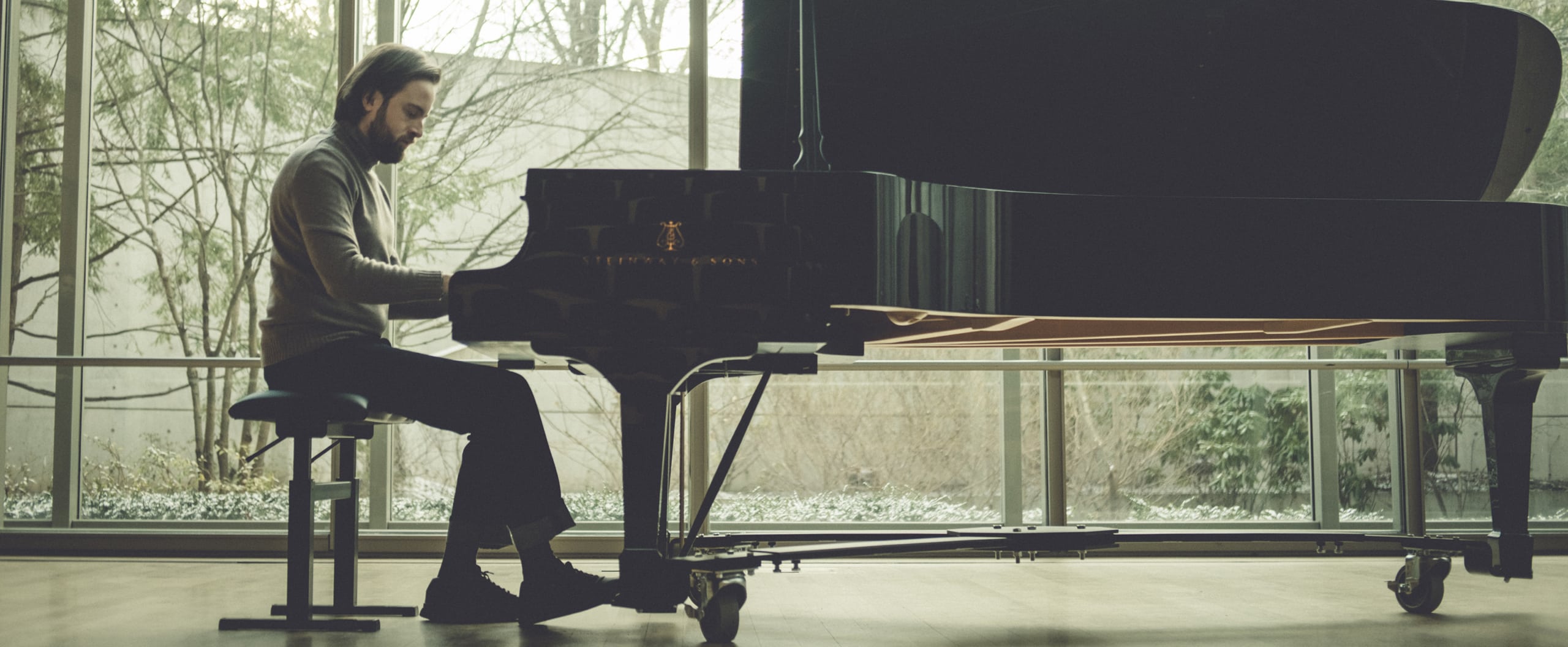 Trifonov_1600x660D